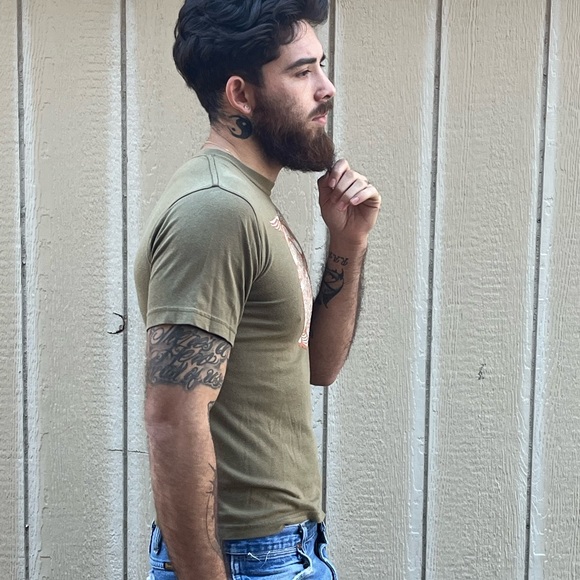 Vintage 90s Men’s Army Green Calvin Klein Graphic T-Shirt - Picture 2 of 9